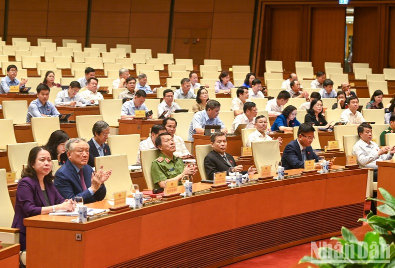 Altos funcionarios del Partido y Estado asisten al evento. Altos funcionarios del Partido y Estado asisten al evento.