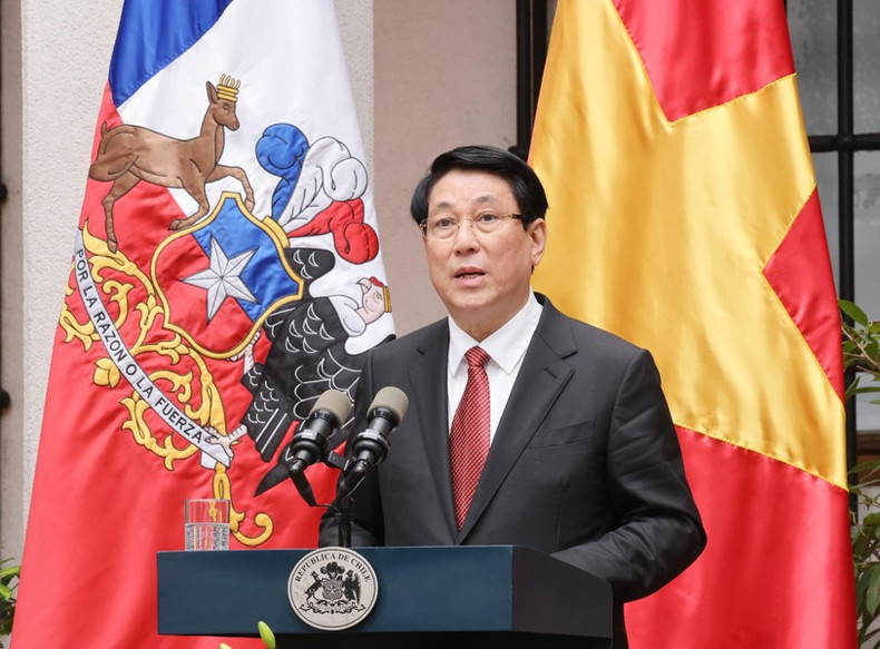 El jefe del Estado vietnamita, Luong Cuong, habla en la rueda de prensa. El jefe del Estado vietnamita, Luong Cuong, habla en la rueda de prensa.