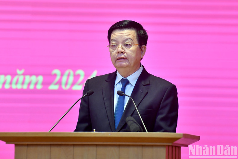 El nuevo jefe de la Comisión de Movilizavión de Masas del Comité Central del PCV, Mai Van Chinh. El nuevo jefe de la Comisión de Movilizavión de Masas del Comité Central del PCV, Mai Van Chinh.