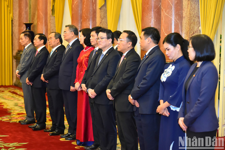 Delegados vietnamitas. Delegados vietnamitas.