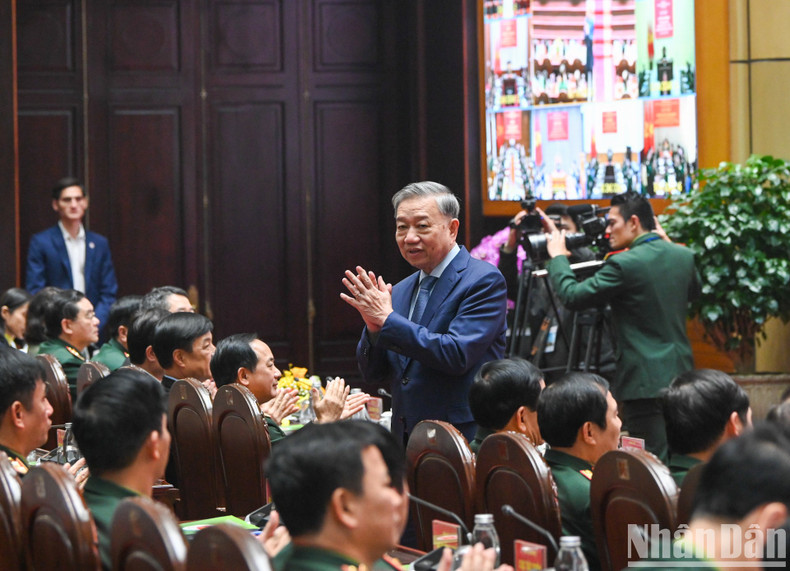 El secretario general del PCV, To Lam, en la cita.