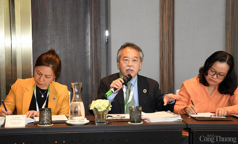 La viceministra Phan Thi Thang sostiene una reunión con Yuko Yasunaga, subdirector de la Organización de Desarrollo Industrial de las Naciones Unidas. La viceministra Phan Thi Thang sostiene una reunión con Yuko Yasunaga, subdirector de la Organización de Desarrollo Industrial de las Naciones Unidas.