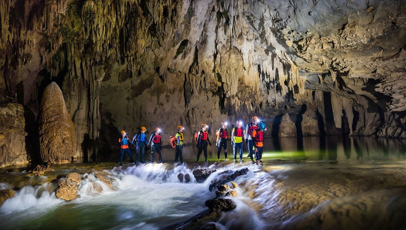 Cueva de Kim se ubica en el área forestal de Tu Lan, distrito de Minh Hoa, provincia de Quang Binh. (Fuente: VNA) Cueva de Kim se ubica en el área forestal de Tu Lan, distrito de Minh Hoa, provincia de Quang Binh. (Fuente: VNA)