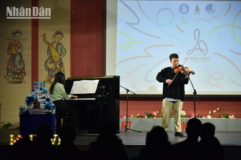 Espectáculos artísticos en el evento. (Foto: Minh Duy)