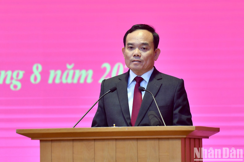 El nuevo jefe de la Comisión de Asuntos Económicos del Comité Central del PCV, Tran Luu Quang. El nuevo jefe de la Comisión de Asuntos Económicos del Comité Central del PCV, Tran Luu Quang.