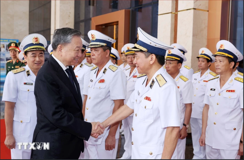 El presidente de Vietnam, To Lam, y dirigentes del Mando de la Armada. El presidente de Vietnam, To Lam, y dirigentes del Mando de la Armada.