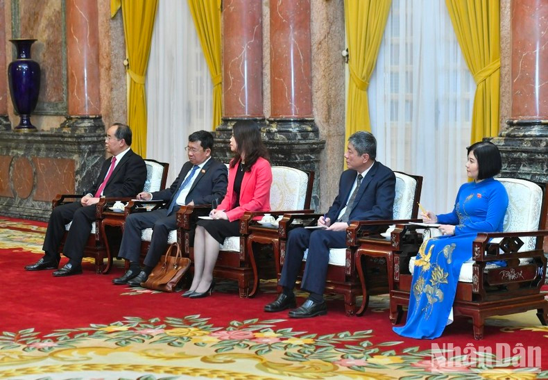 Delegados vietnamita en el encuentro.