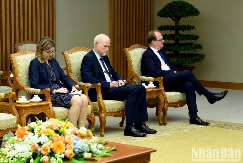 Delegados de la Organización para la Cooperación y el Desarrollo Económico (OCDE).