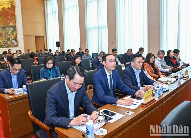 Dirigentes de los sectores y ministros asistieron a la conferencia.
