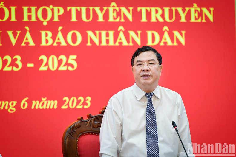 El secretario del Partido Comunista de Vietnam en Nam Dinh, Pham Gia Tuc. El secretario del Partido Comunista de Vietnam en Nam Dinh, Pham Gia Tuc.