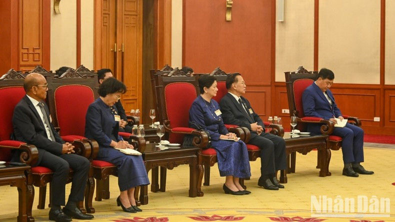 Delegados camboyanos.