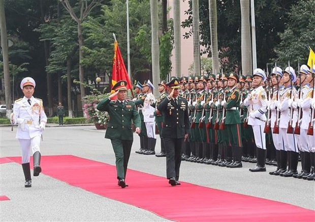 En el acto de bienvenida al general Chalermphon Srisawasdi, jefe de las Fuerzas Armadas Reales de Tailandia,(Fuente:VNA)