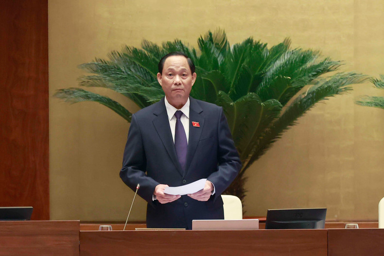 El vicepresidente de la Asamblea Nacional de Vietnam, Tran Quang Phuong preside la reunión. El vicepresidente de la Asamblea Nacional de Vietnam, Tran Quang Phuong preside la reunión.