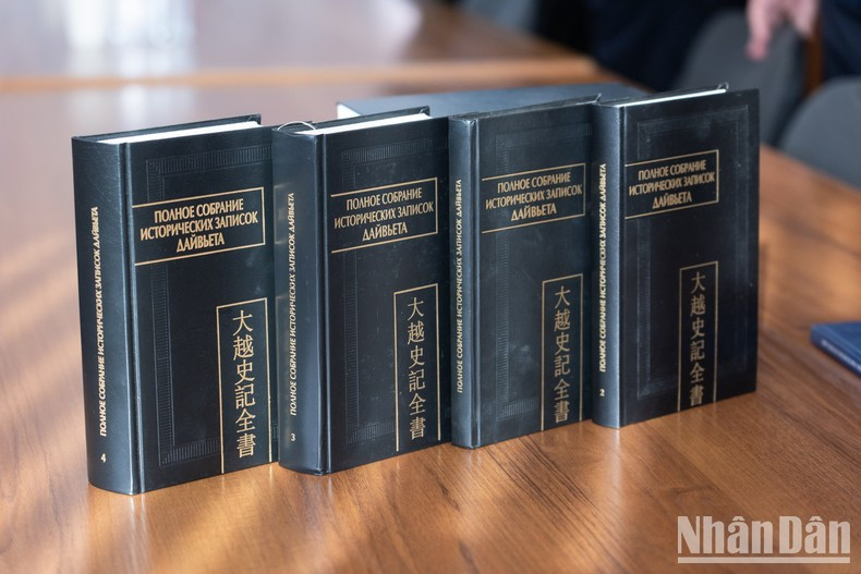 Cuatro de los ocho volúmenes de la colección.