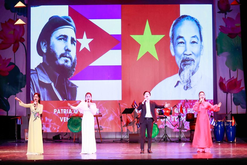 Un espéctaculo en el evento.