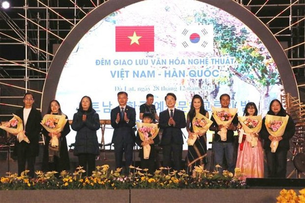 Representantes de Da Lat y Chuncheon en el evento (Fuente: VNA)