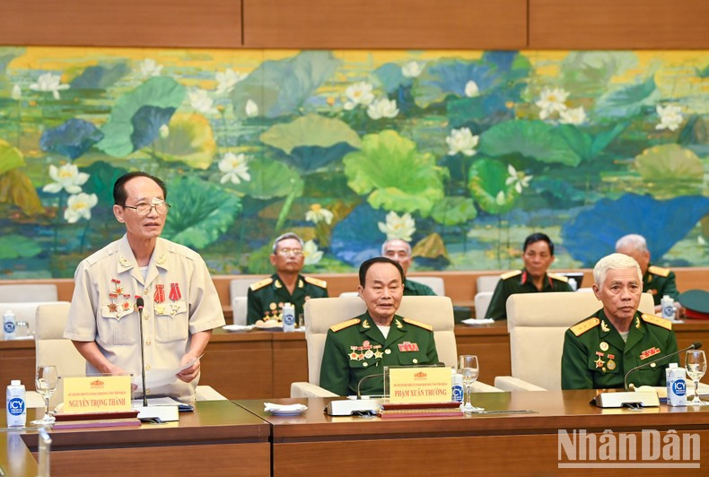 El presidente de la Asociación de exprisioneros de guerra de Nghe An, Nguyen Trong Thanh habla en el encuentro. El presidente de la Asociación de exprisioneros de guerra de Nghe An, Nguyen Trong Thanh habla en el encuentro.