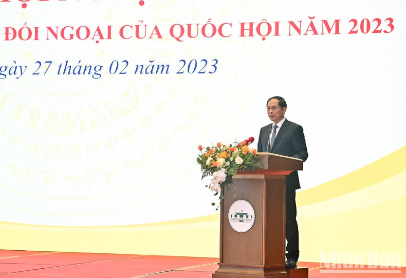 El ministerio de Relaciones Exteriores, Bui Thanh Son.