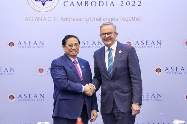 El primer ministro Pham Minh Chinh y su homólogo australiano Anthony Albanese en la Cumbre de la ASEAN en Camboya en 2022. (Foto: VNA)