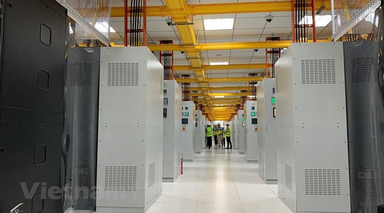 Los equipos modernos aquí son suministrados por marcas de renombre y alta confiabilidad de países del G7 como Cumin, Hitachi y Siement. (Foto: VNA)