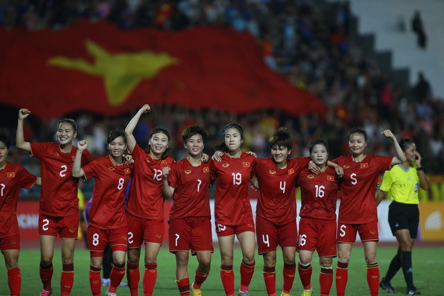 La selección femenina de fútbol de Vietnam hizo historia en SEA Games con cuatro medallas consecutivas de oro. La selección femenina de fútbol de Vietnam hizo historia en SEA Games con cuatro medallas consecutivas de oro.