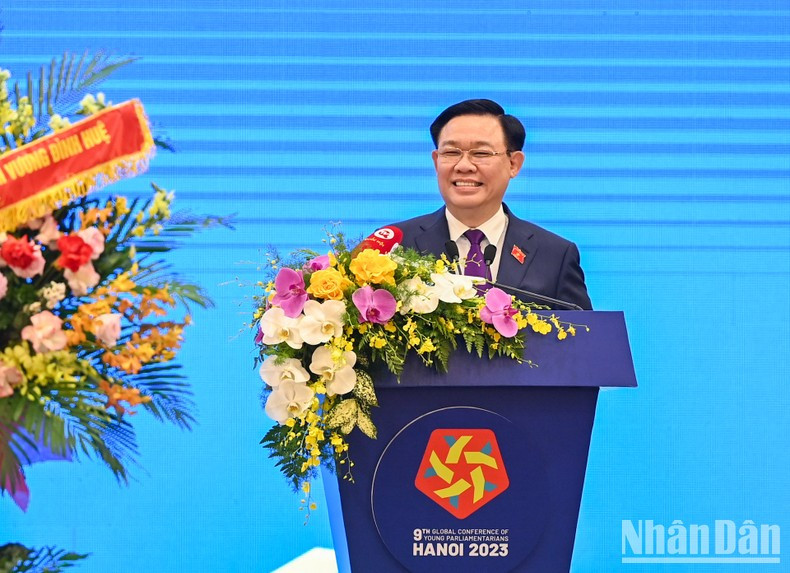 El máximo legislador vietnamita, Vuong Dinh Hue habla en la cita. El máximo legislador vietnamita, Vuong Dinh Hue habla en la cita.