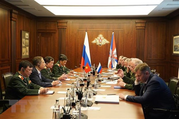 En la reunión con el ministro de Defensa ruso, general de ejército Sergei Shoig (Foto: VNA)