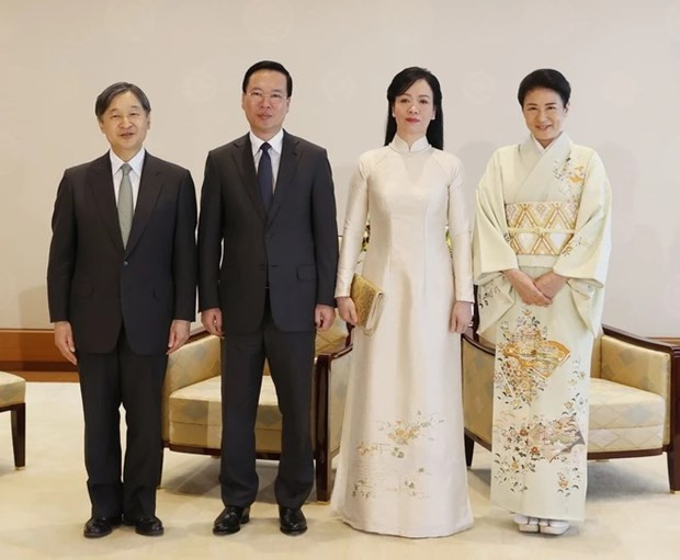 El presidente de Vietnam, Vo Van Thuong, y su cónyuge se reúnen con el emperador japonés Naruhito y la emperatriz Masako. (Foto: VNA) El presidente de Vietnam, Vo Van Thuong, y su cónyuge se reúnen con el emperador japonés Naruhito y la emperatriz Masako. (Foto: VNA)