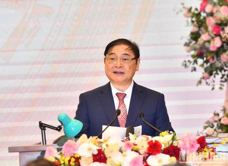 El doctor en ciencia Phan Xuan Dung, presidente de la Unión de Asociaciones de Ciencia y Tecnología de Vietnam habló en la cita. (Foto: Dang Khoa)