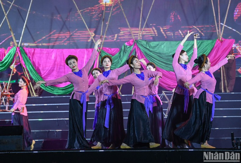 Una actuación artística. Una actuación artística.