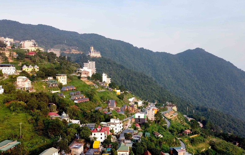 Tam Dao fue reconocida como zona turística nacional por el Ministerio de Cultura, Deportes y Turismo. (Fotografía: VNA) Tam Dao fue reconocida como zona turística nacional por el Ministerio de Cultura, Deportes y Turismo. (Fotografía: VNA)