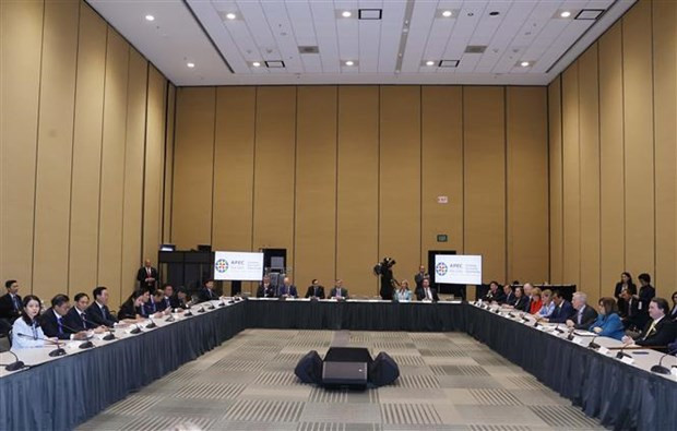 El presidente de Vietnam, Vo Van Thuong, recibe a representantes de la Alianza Empresarial Estados Unidos-APEC. (Fuente: VNA) El presidente de Vietnam, Vo Van Thuong, recibe a representantes de la Alianza Empresarial Estados Unidos-APEC. (Fuente: VNA)