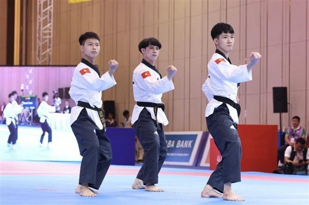 Tres deportistas del equipo de taekwondo ganaron el oro de manera excelente con un récord de 7,54 puntos. (Fuente:VNA)