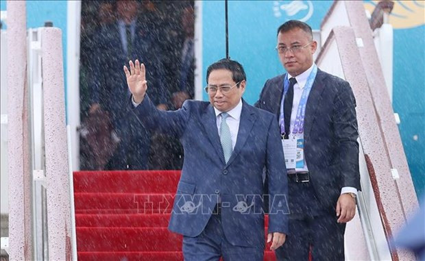 El primer ministro de Vietnam, Pham Minh Chinh, llega al aeropuerto de Nanning. (Foto: VNA)