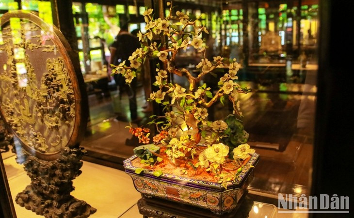 Antigüedades típicas del reinado de Khai Dinh. Antigüedades típicas del reinado de Khai Dinh.