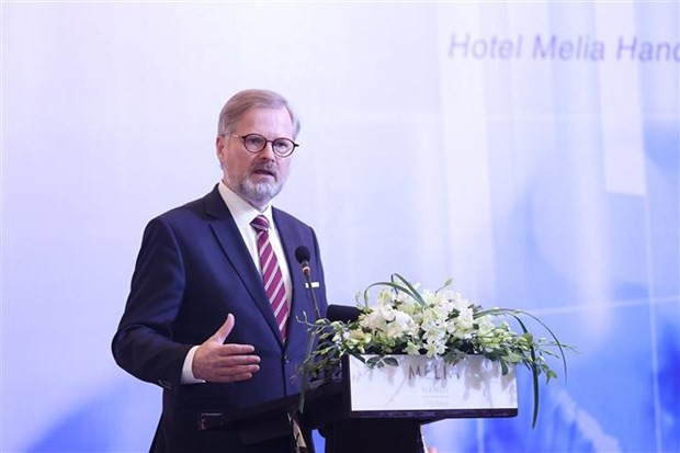 El primer ministro de la República Checa, Petr Fiala, se dirige a la cita (Foto: VNA) El primer ministro de la República Checa, Petr Fiala, se dirige a la cita (Foto: VNA)