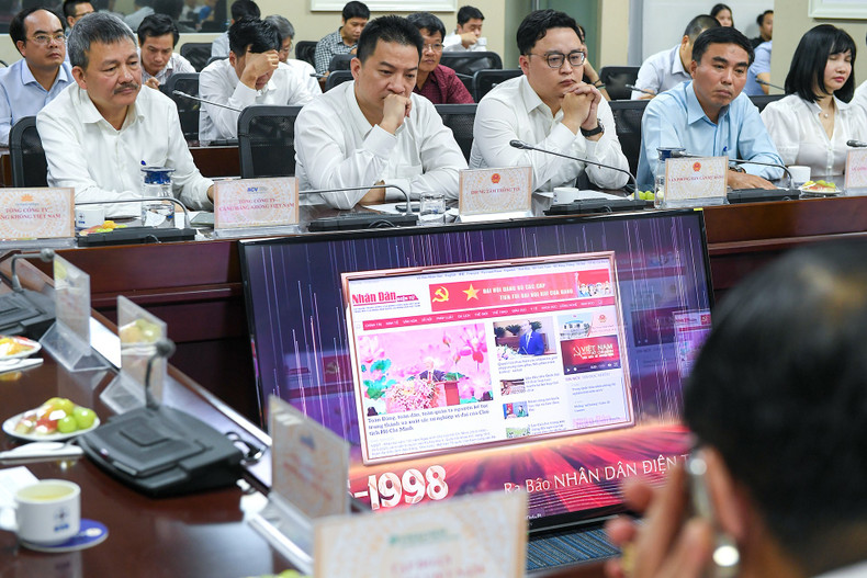 Se proyecta un documental sobre el periódico Nhan Dan.