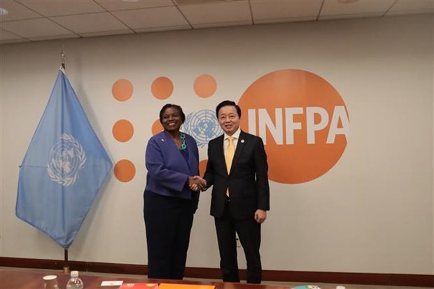 Vicepremier Tran Hong Ha y la directora ejecutiva del Fondo de Población de la ONU (UNFPA) Natalia Kanem (Foto: VNA) Vicepremier Tran Hong Ha y la directora ejecutiva del Fondo de Población de la ONU (UNFPA) Natalia Kanem (Foto: VNA)