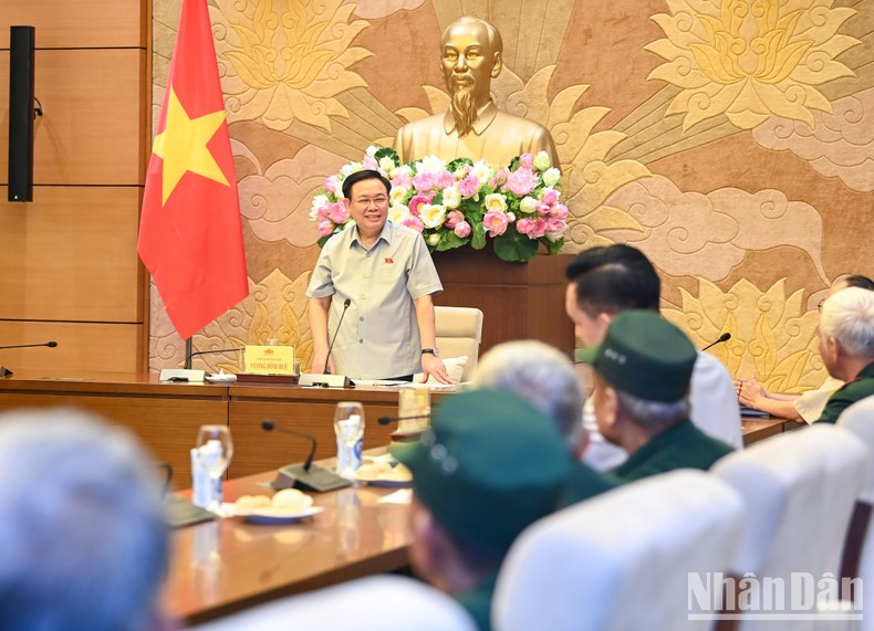 El presidente del parlamento vietnamita, Vuong Dinh Hue. El presidente del parlamento vietnamita, Vuong Dinh Hue.