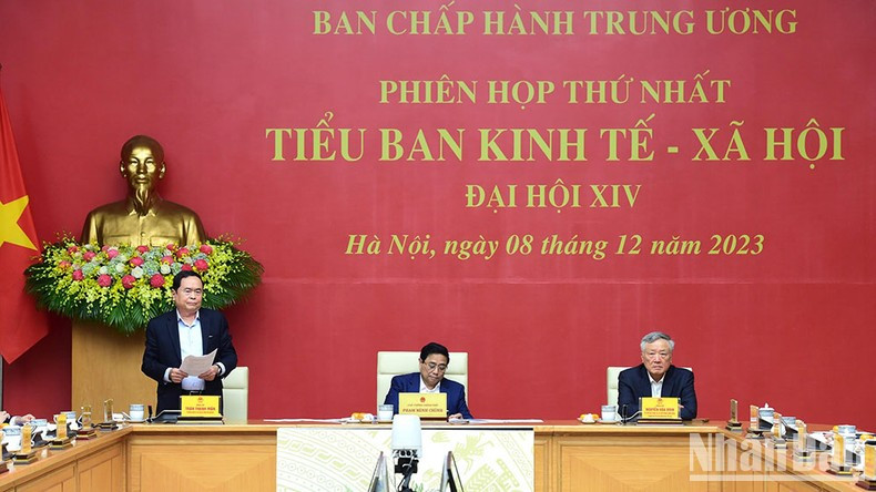 El vicepresidente del Parlamento Tran Thanh Man habla en la conferencia. El vicepresidente del Parlamento Tran Thanh Man habla en la conferencia.