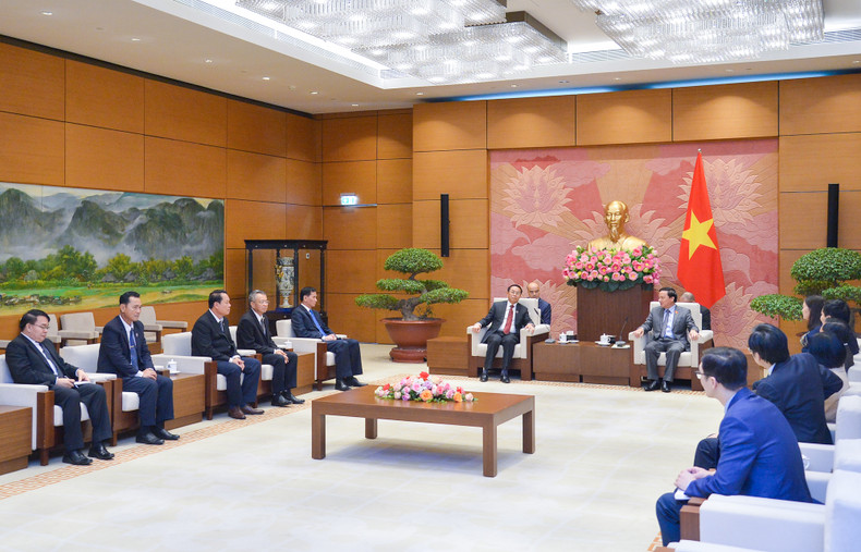 Panorama del encuentro. Panorama del encuentro.