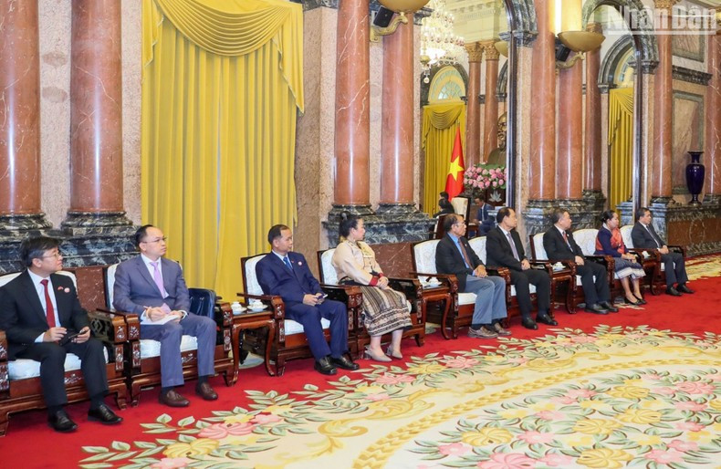 Delegación laosiana.