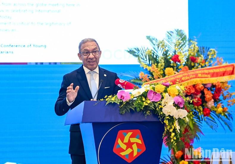 El presidente de la Unión Interparlamentaria, Duarte Pacheco. El presidente de la Unión Interparlamentaria, Duarte Pacheco.