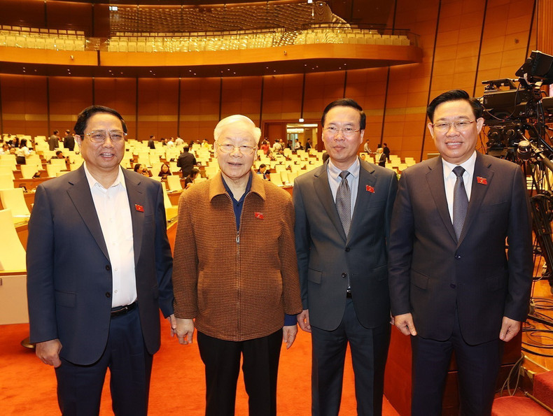 De la izquierda a la derecha: el primer ministro Pham Minh Chinh, el secretario general del PCV, Nguyen Phu Trong, el presidente Vo Van Thuong y el titular de la Asamblea Nacional, Vuong Dinh Hue. De la izquierda a la derecha: el primer ministro Pham Minh Chinh, el secretario general del PCV, Nguyen Phu Trong, el presidente Vo Van Thuong y el titular de la Asamblea Nacional, Vuong Dinh Hue.