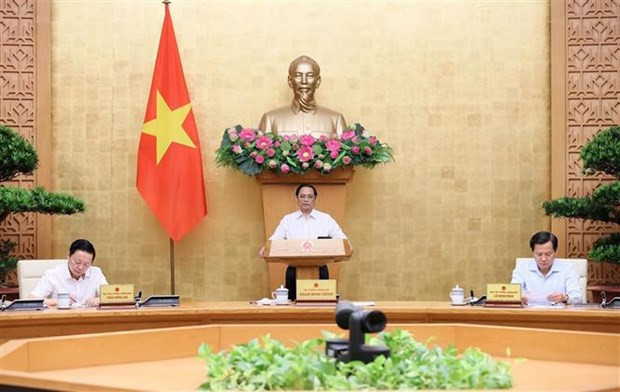 El primer ministro de Vietnam, Pham Minh Chinh, preside una reunión temática del Gobierno sobre la elaboración de leyes en julio (Fuente: VNA) El primer ministro de Vietnam, Pham Minh Chinh, preside una reunión temática del Gobierno sobre la elaboración de leyes en julio (Fuente: VNA)