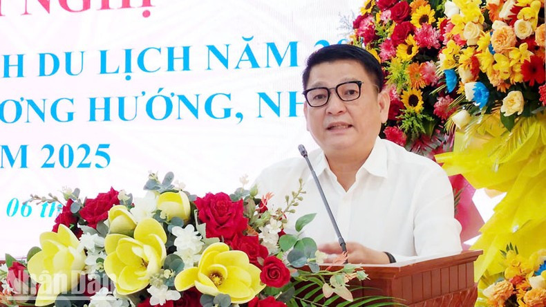 El director del Servicio de Turismo, Bui Quoc Thai, habla en la cita. El director del Servicio de Turismo, Bui Quoc Thai, habla en la cita.