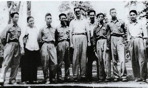 El 21 de abril de 1950, en la aldea de Roong Khoa, comuna de Diem Mac, en el área de ATK Dinh Hoa (Thai Nguyen), se fundó la Asociación de Escritores Periodistas de Vietnam (ahora Asociación de Periodistas de Vietnam). Foto: VNA El 21 de abril de 1950, en la aldea de Roong Khoa, comuna de Diem Mac, en el área de ATK Dinh Hoa (Thai Nguyen), se fundó la Asociación de Escritores Periodistas de Vietnam (ahora Asociación de Periodistas de Vietnam). Foto: VNA