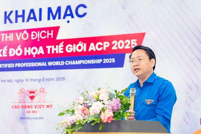 El director del Centro para el Desarrollo de Ciencia, Tecnología y Jóvenes Talentos, Tran Huu, habla en el evento. El director del Centro para el Desarrollo de Ciencia, Tecnología y Jóvenes Talentos, Tran Huu, habla en el evento.