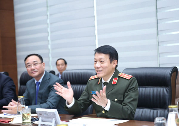 El ministro Luong Tam Quang en el encuentro.