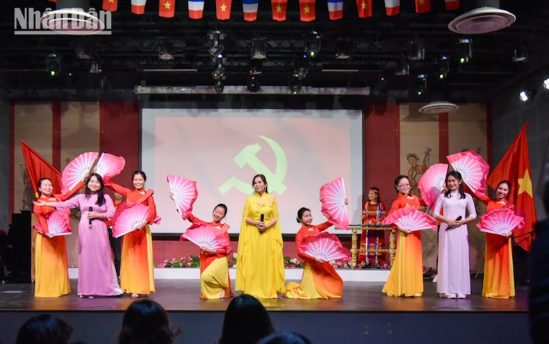 Programa artístico en saludo al 95 aniversario de la fundación del PCV.